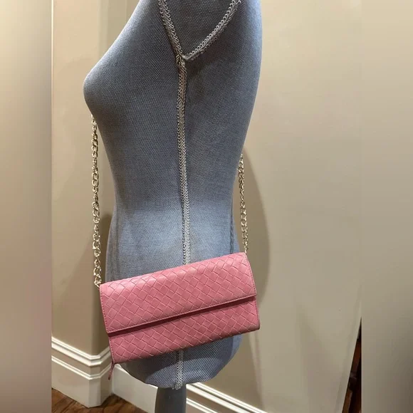 Bottega Veneta Light Pink Intreccio Long Wallet W/unbranded chain